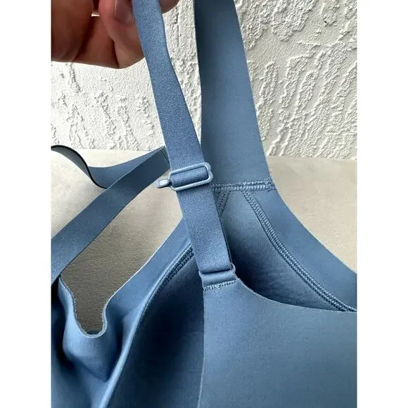 Lululemon Fine Form Bra *Medium Support, A–E Cups Size 32B - Picture 8 of 11
